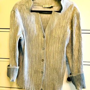 Women’s shirt or jacket